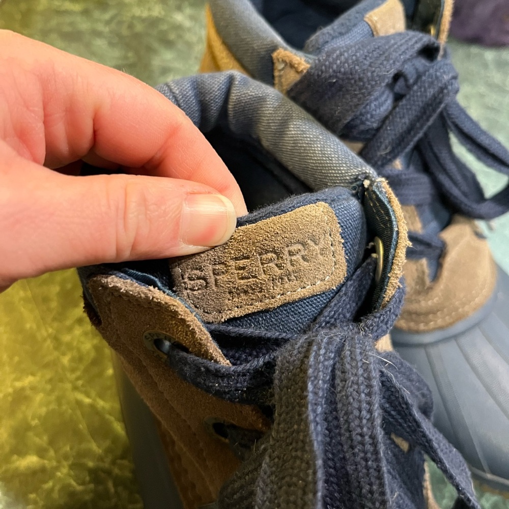 Sperry Women’s Navy and Tan Breakwater Duck Boots - Picture 3 of 9